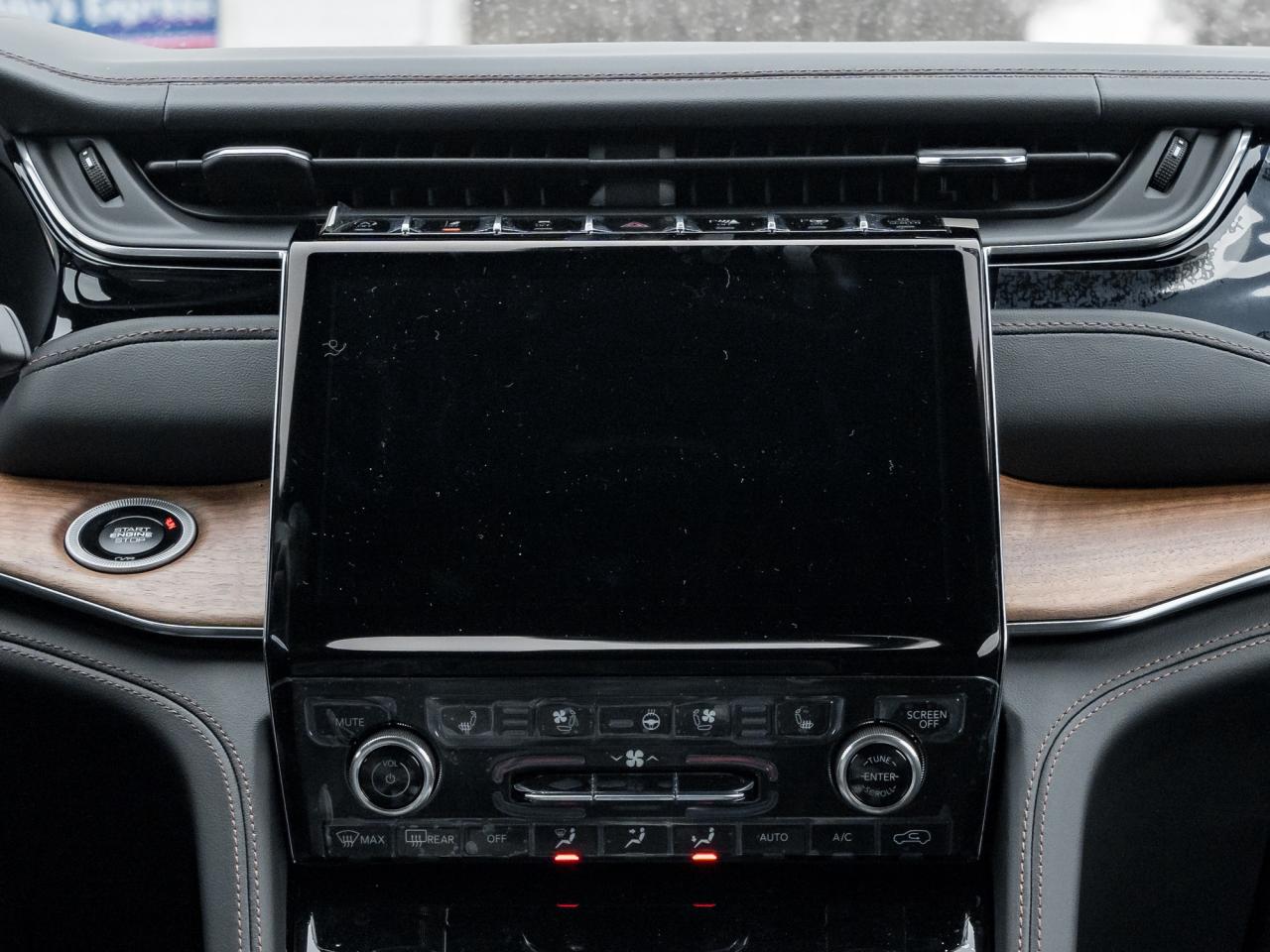 2025 Jeep Grand Cherokee Summit Reserve 4x4 Photo