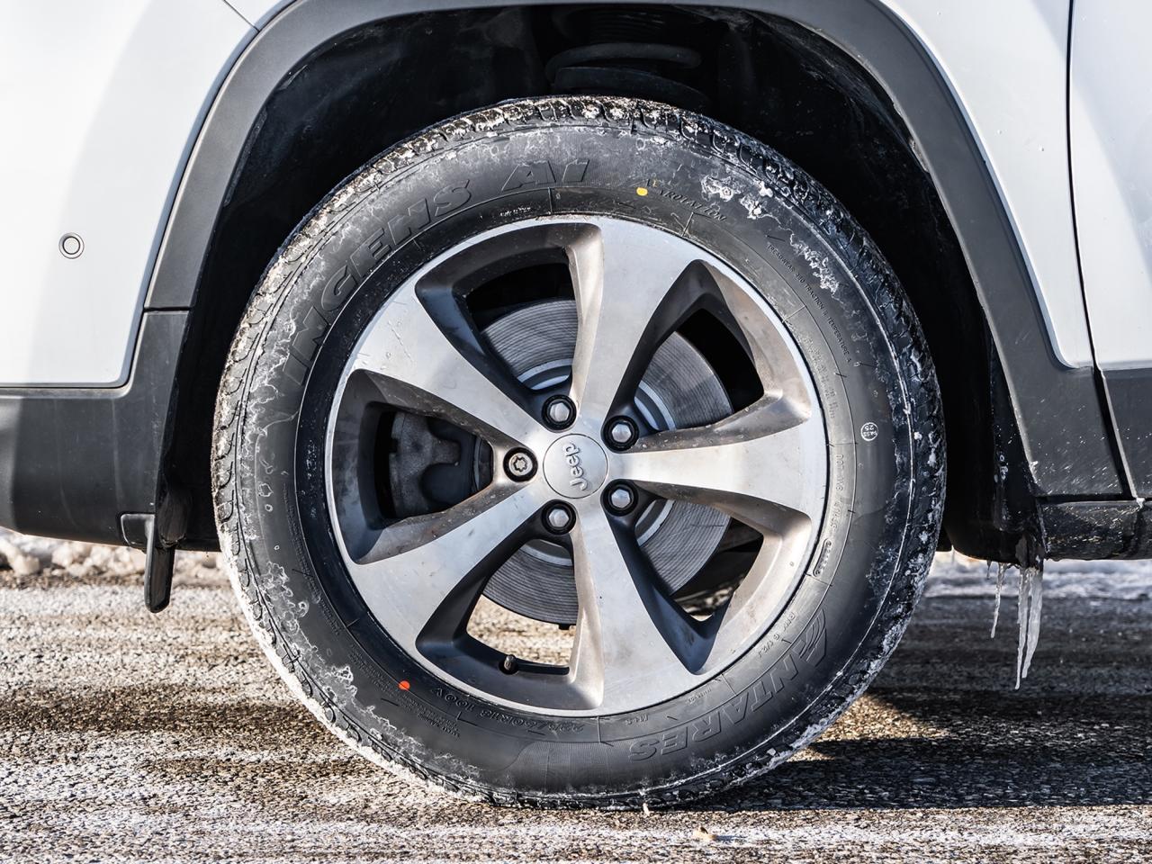 2020 Jeep Cherokee Limited 4X4 Photo