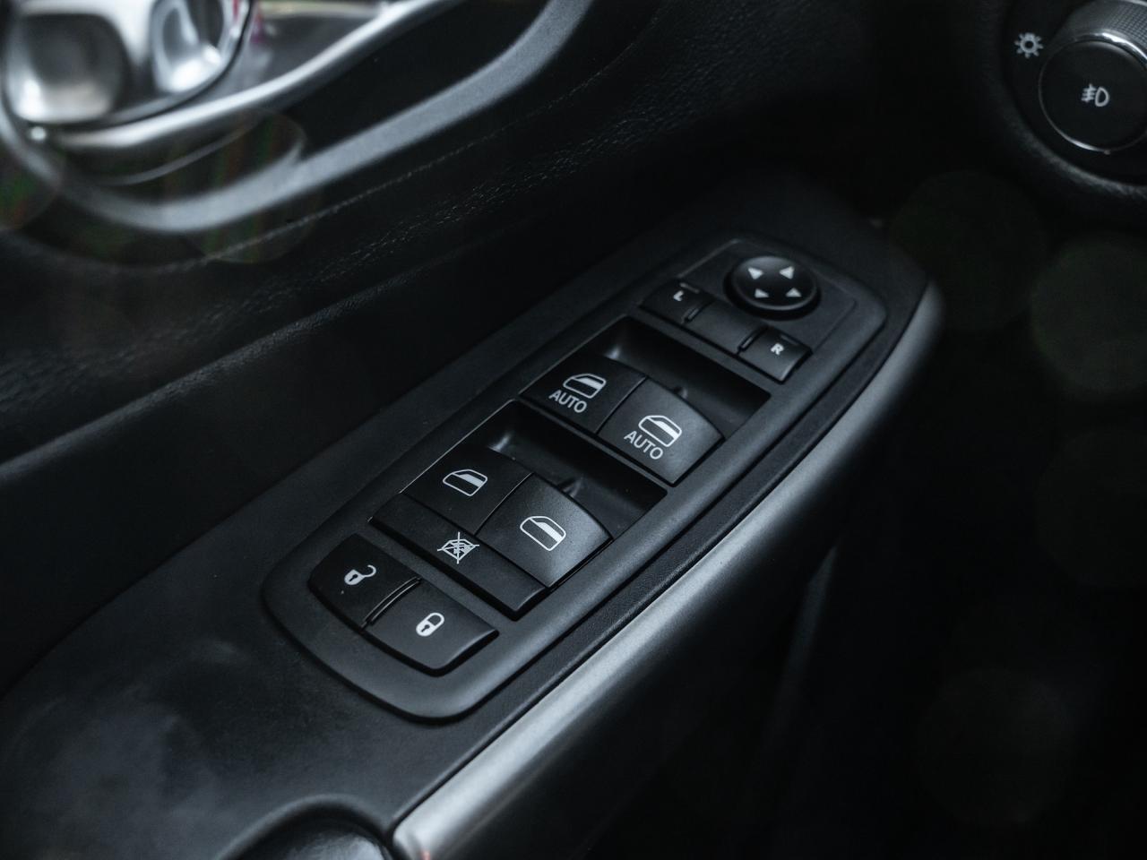 2020 Jeep Cherokee Limited 4X4 Photo