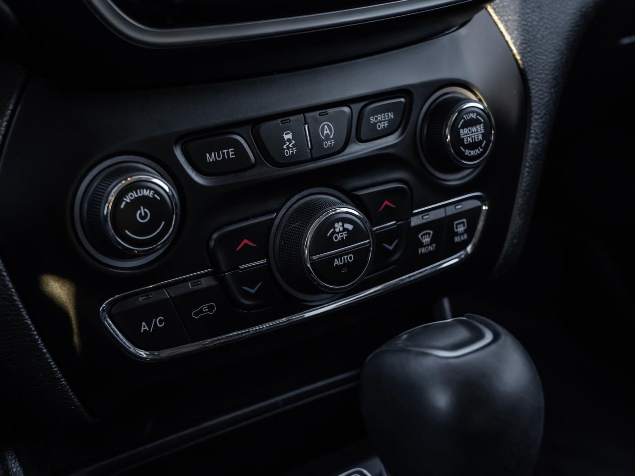 2020 Jeep Cherokee Limited 4X4 Photo