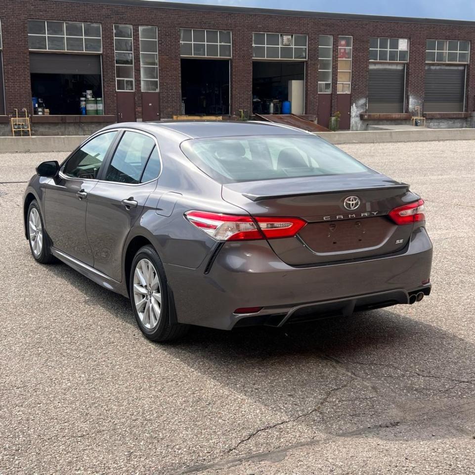 2020 Toyota Camry SE, BACKUP CAM, LANE ASSIST, LEATHER SEATS Photo3
