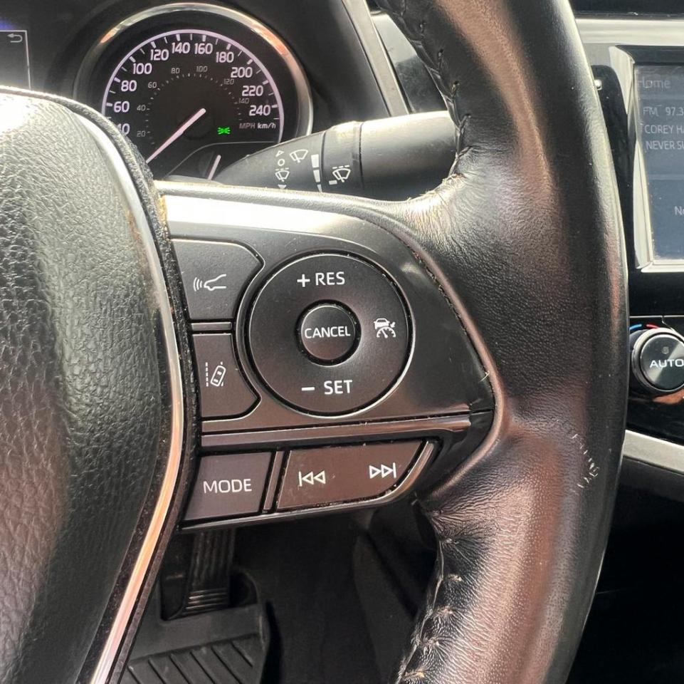 2020 Toyota Camry SE, BACKUP CAM, LANE ASSIST, LEATHER SEATS Photo