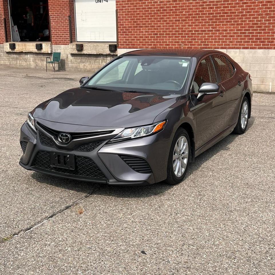 2020 Toyota Camry SE, BACKUP CAM, LANE ASSIST, LEATHER SEATS Photo