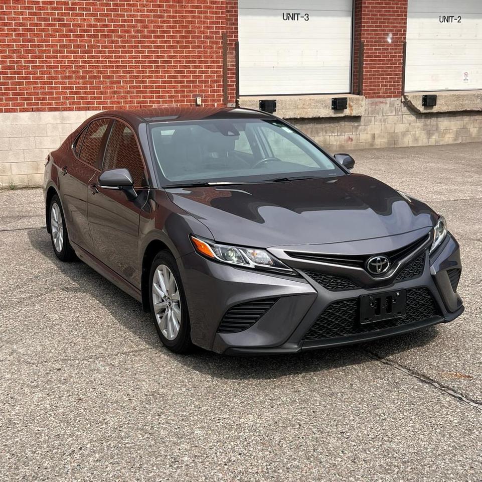 2020 Toyota Camry SE, BACKUP CAM, LANE ASSIST, LEATHER SEATS Photo0
