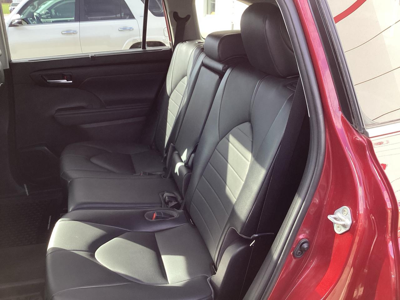 2020 Toyota Highlander XLE AWD Photo4