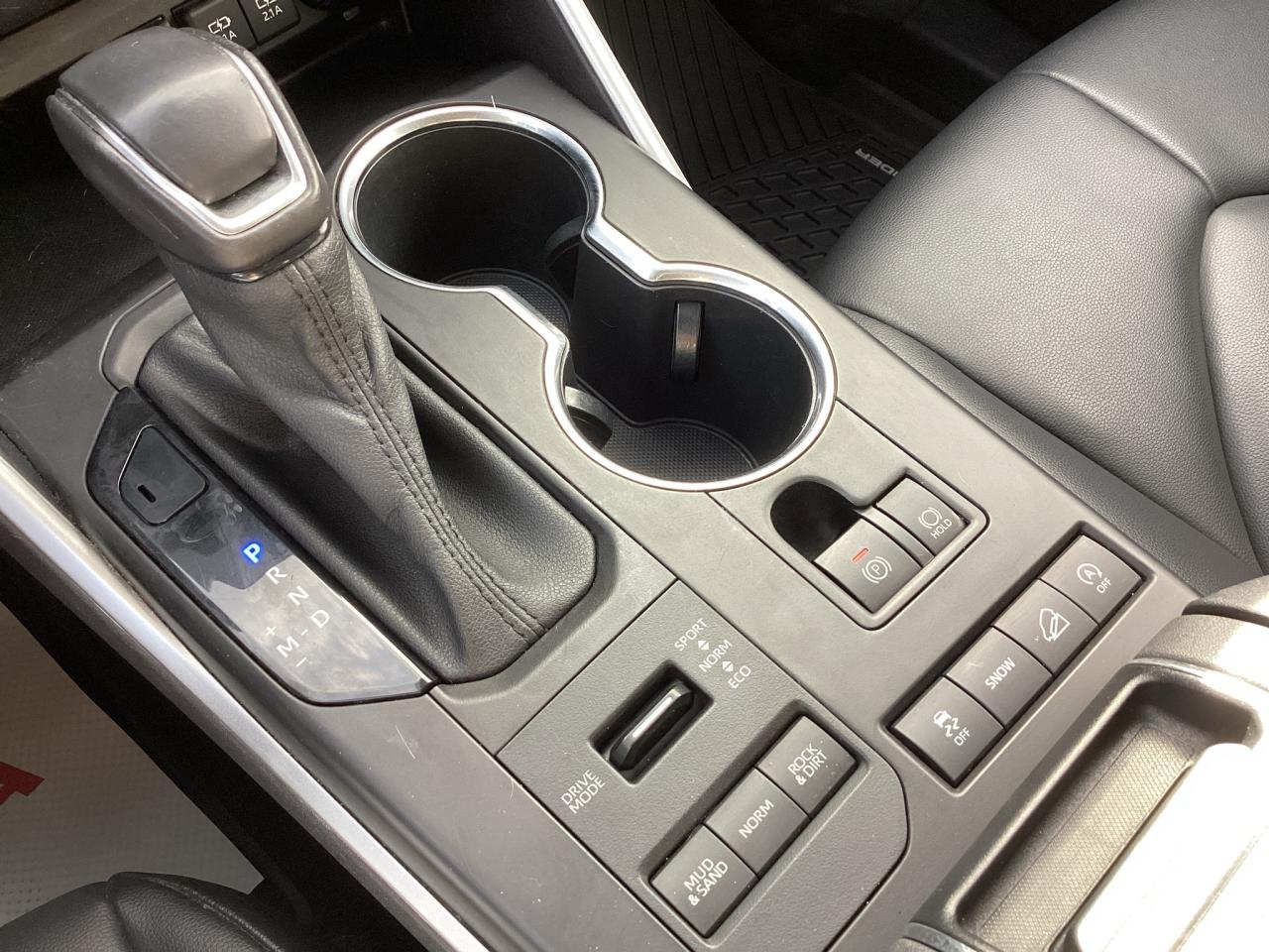 2020 Toyota Highlander XLE AWD Photo