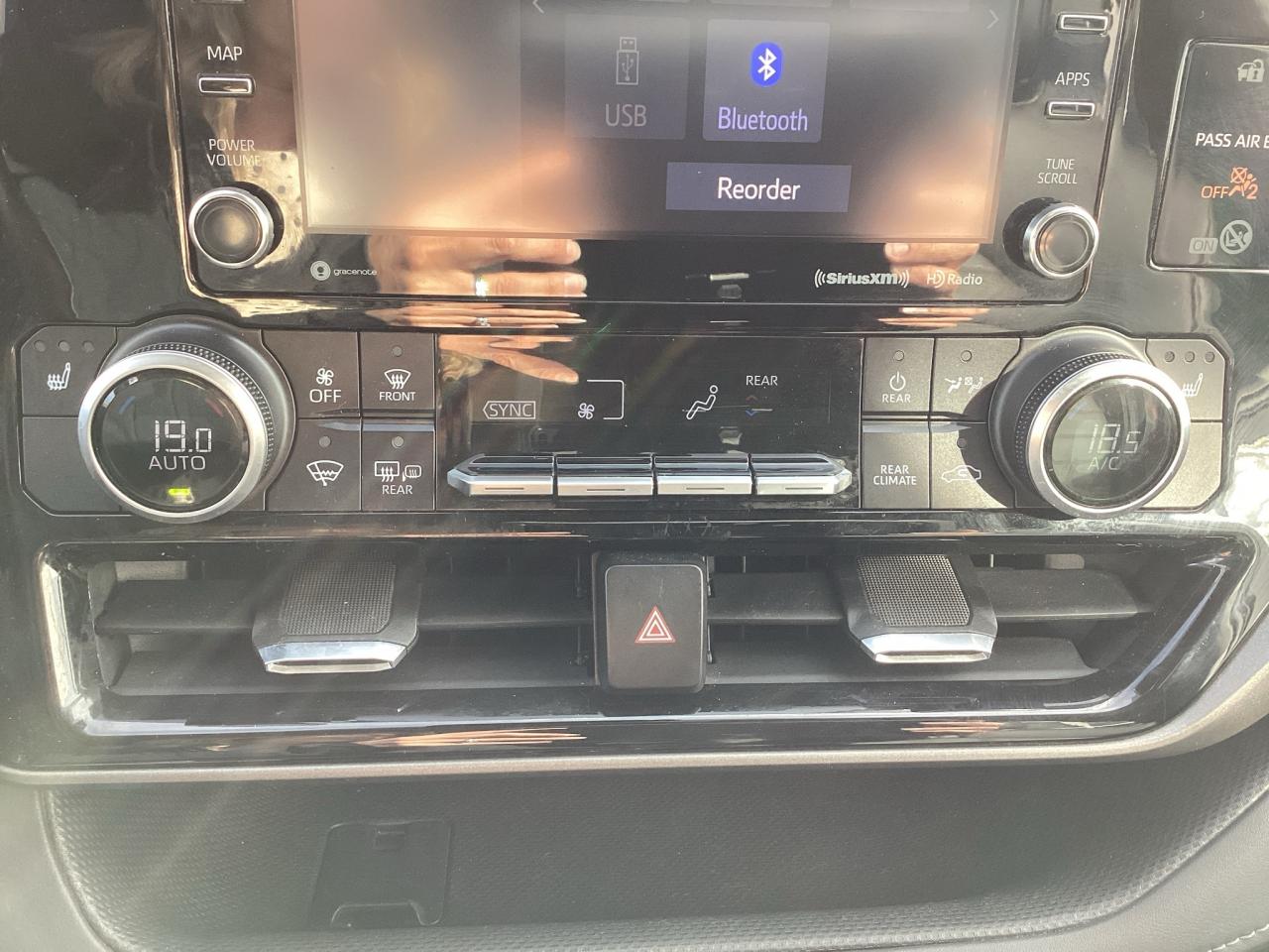 2020 Toyota Highlander XLE AWD Photo