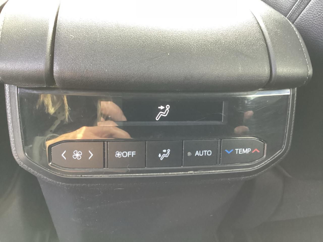 2020 Toyota Highlander XLE AWD Photo