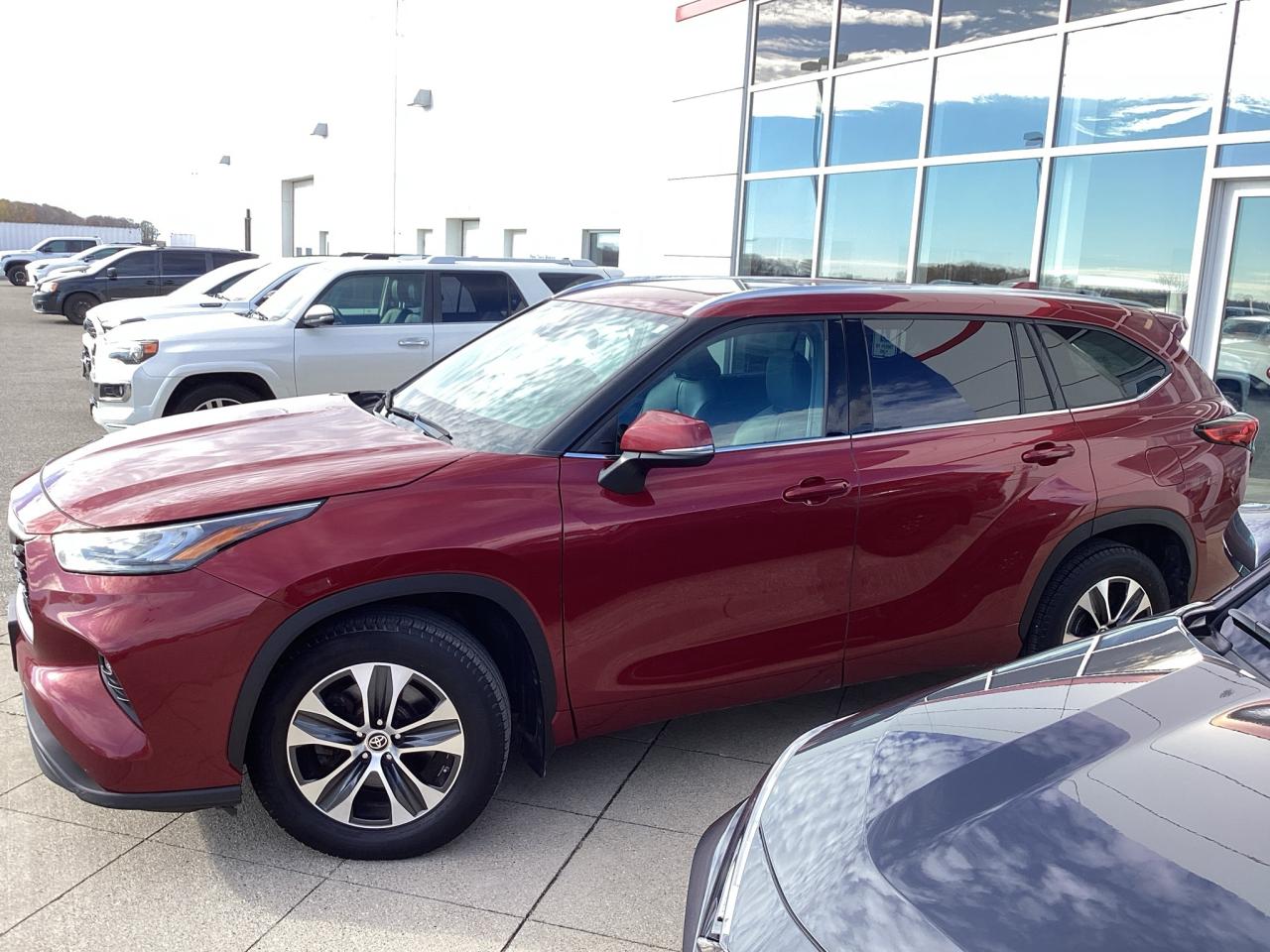 2020 Toyota Highlander XLE AWD Photo