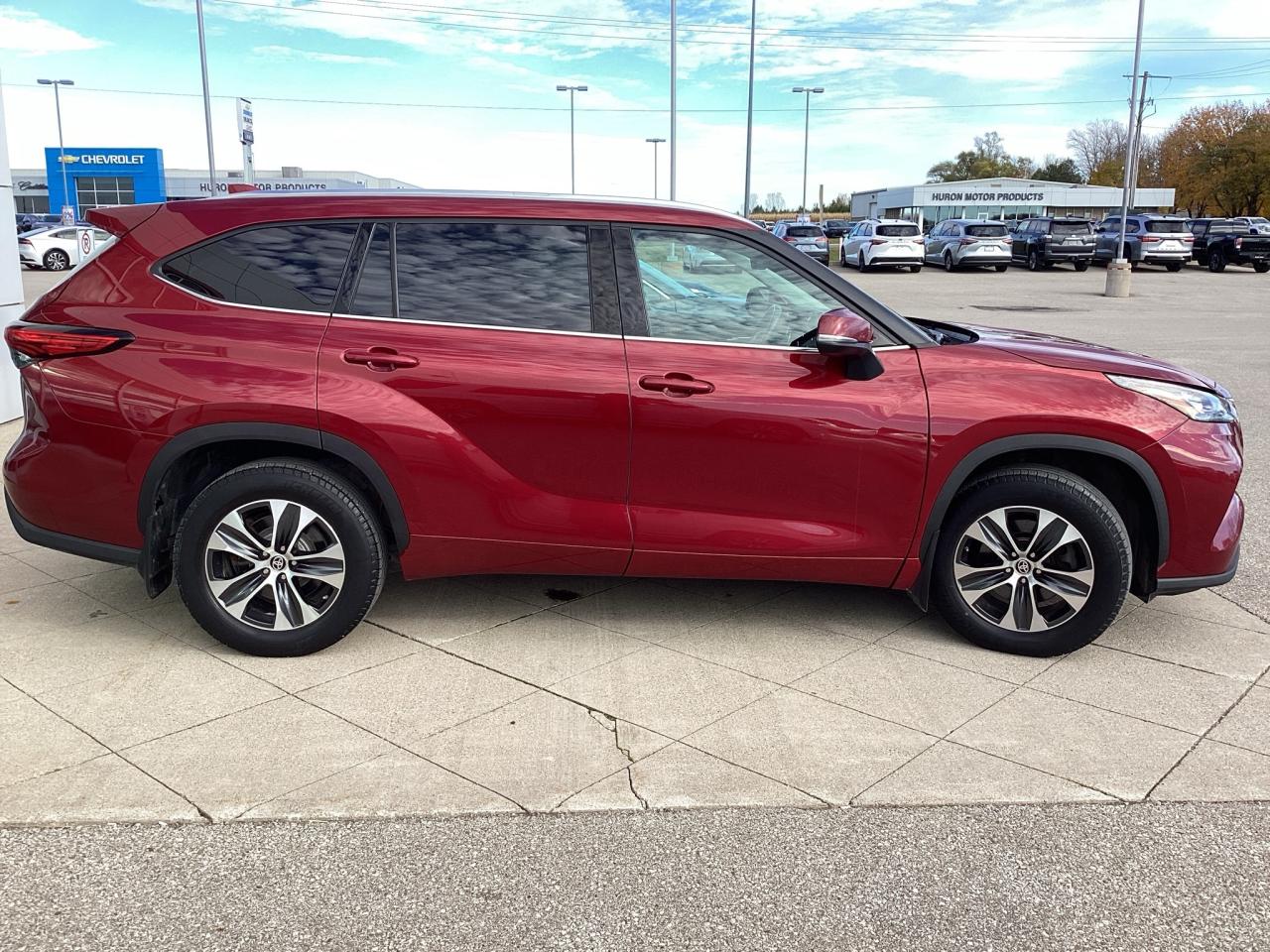 2020 Toyota Highlander XLE AWD Photo