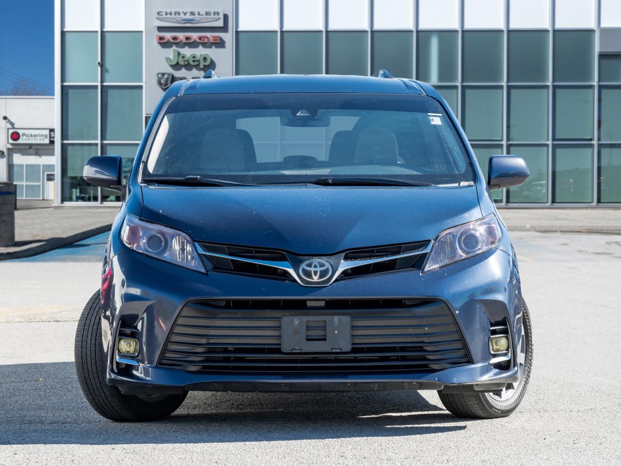 2018 Toyota Sienna LE 7-Passenger AWD Photo