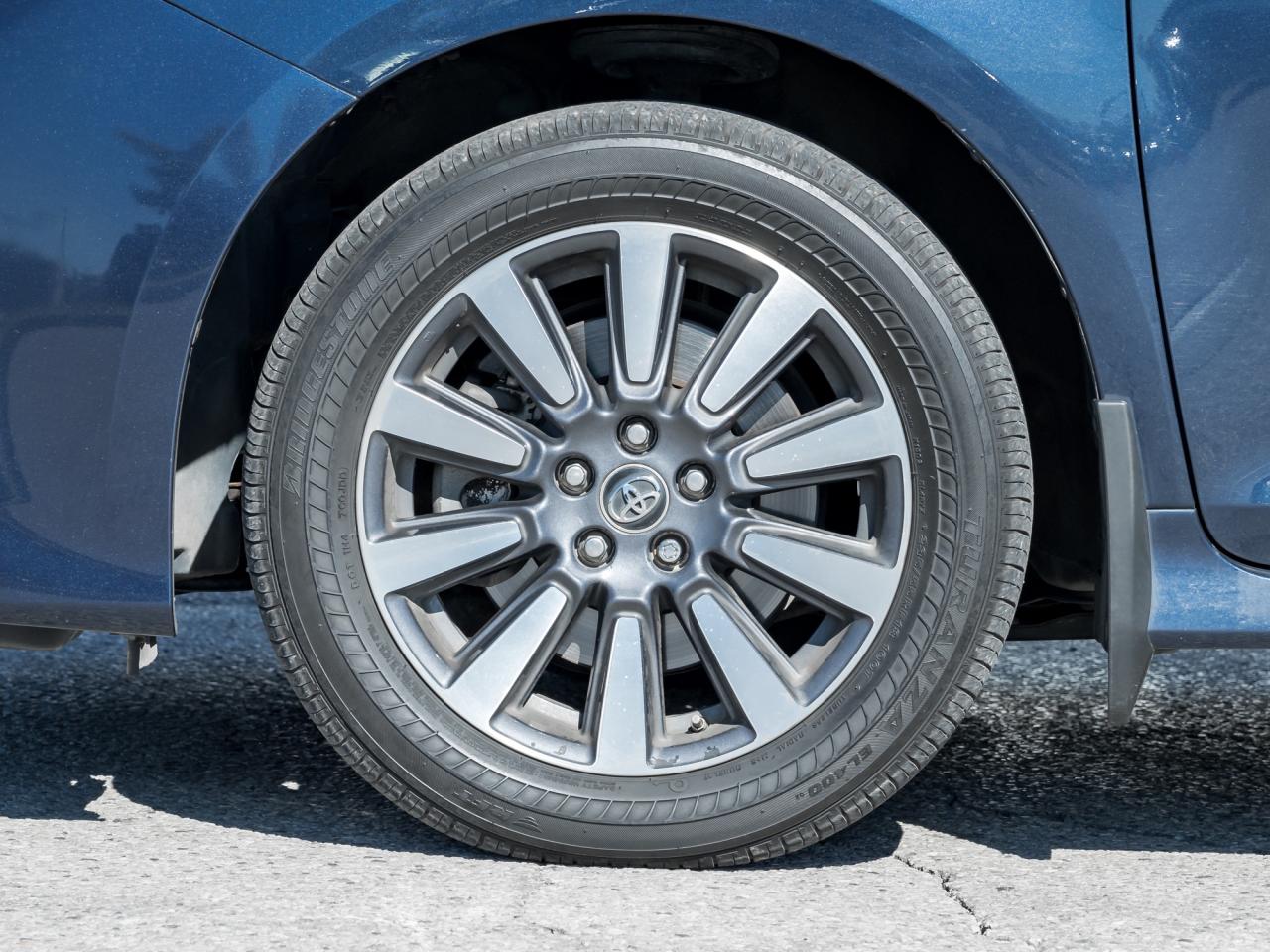 2018 Toyota Sienna LE 7-Passenger AWD Photo