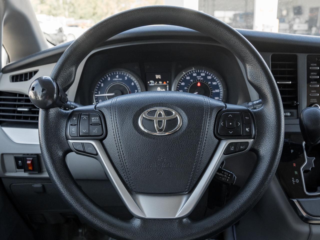 2018 Toyota Sienna LE 7-Passenger AWD Photo