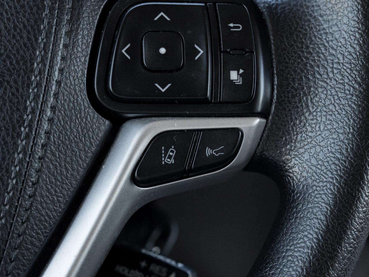 2018 Toyota Sienna LE 7-Passenger AWD Photo