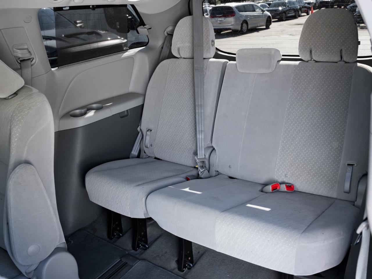 2018 Toyota Sienna LE 7-Passenger AWD Photo
