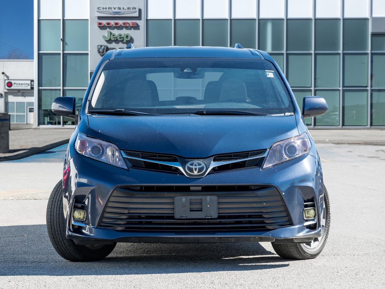 2018 Toyota Sienna LE 7-Passenger AWD Photo