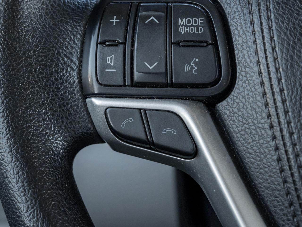 2018 Toyota Sienna LE 7-Passenger AWD Photo