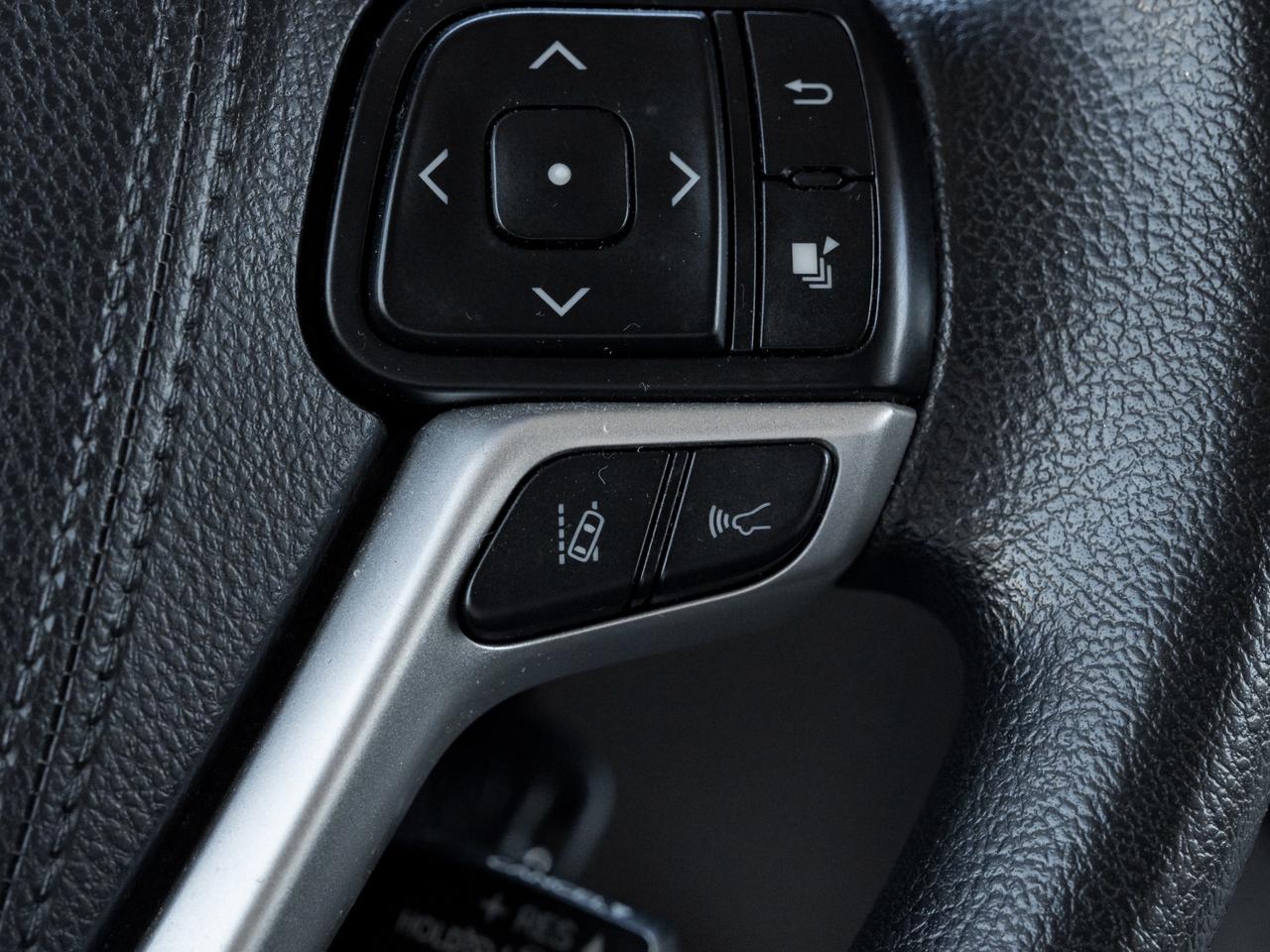 2018 Toyota Sienna LE 7-Passenger AWD Photo