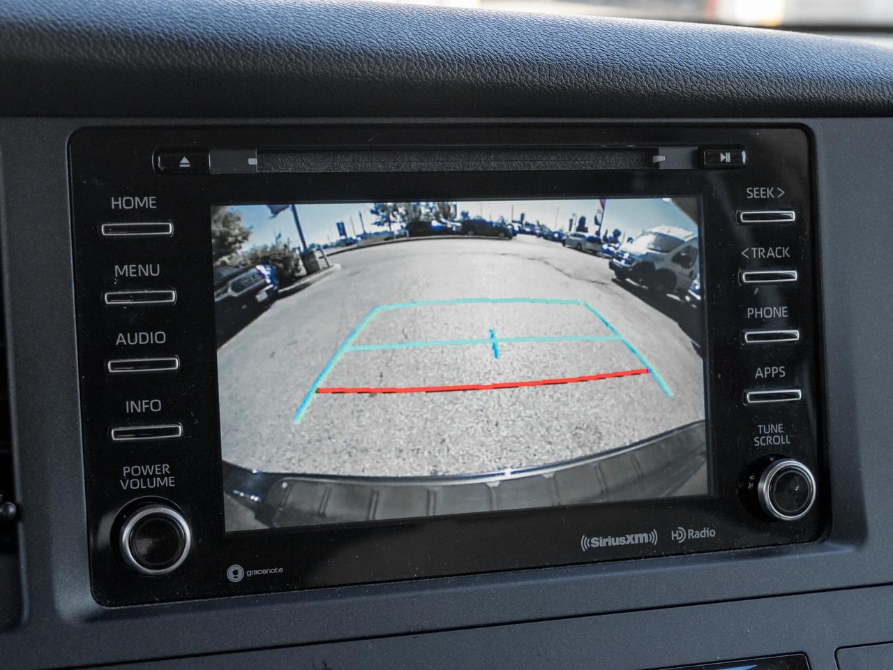 2018 Toyota Sienna LE 7-Passenger AWD Photo