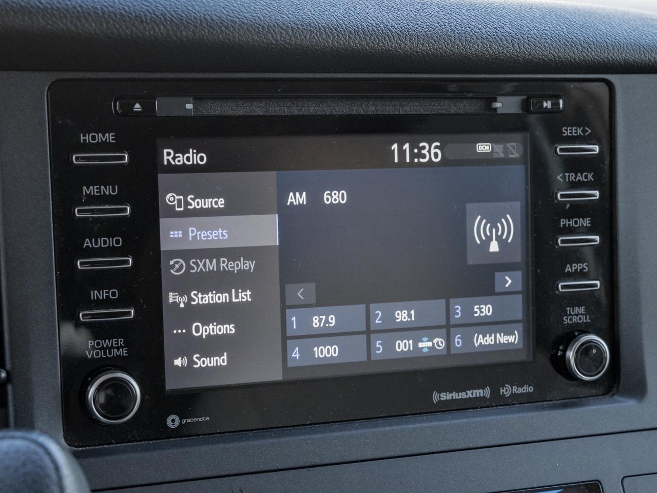 2018 Toyota Sienna LE 7-Passenger AWD Photo