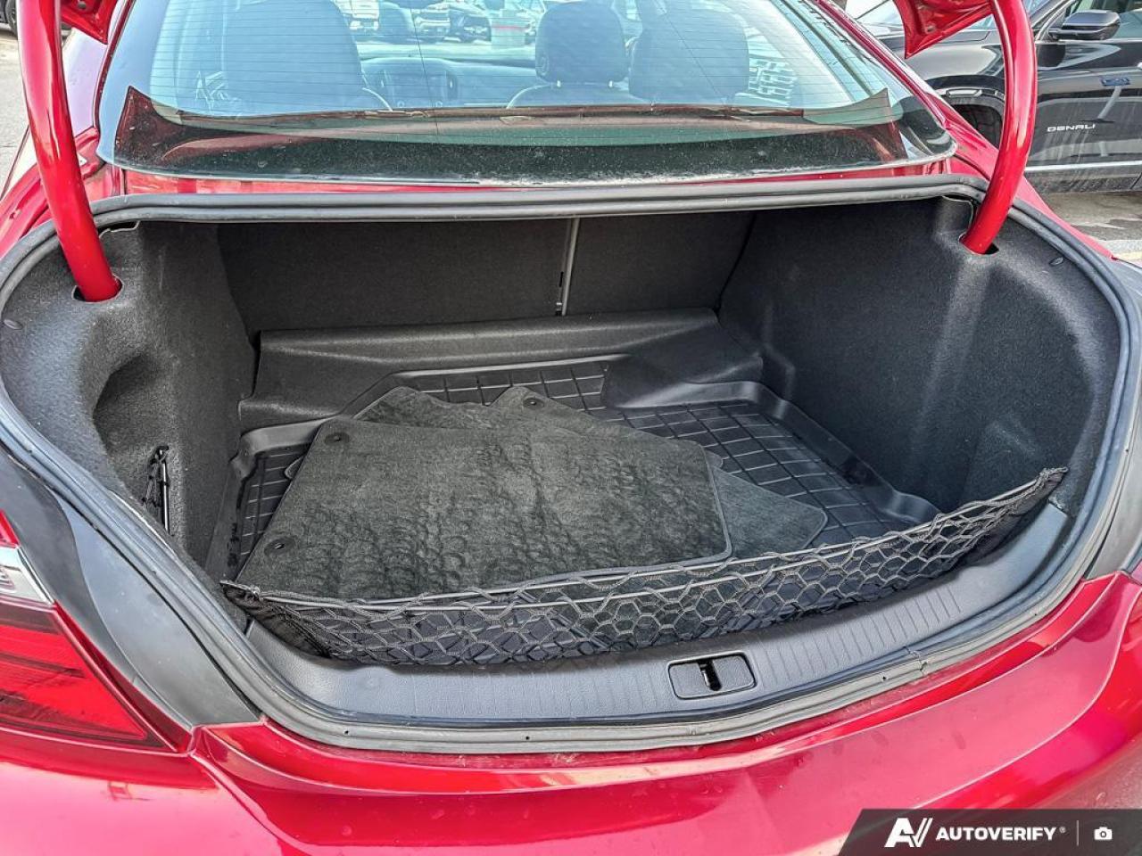 2014 Buick Regal Premium II AWD   ONE OWNER   LOW KM   SUNROOF Photo