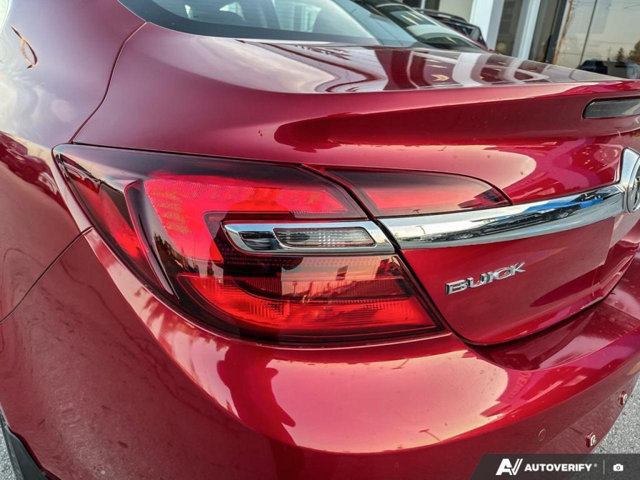 2014 Buick Regal Premium II AWD   ONE OWNER   LOW KM   SUNROOF Photo