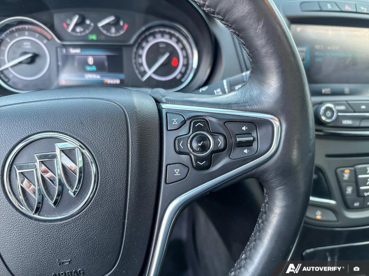 2014 Buick Regal Premium II AWD   ONE OWNER   LOW KM   SUNROOF Photo