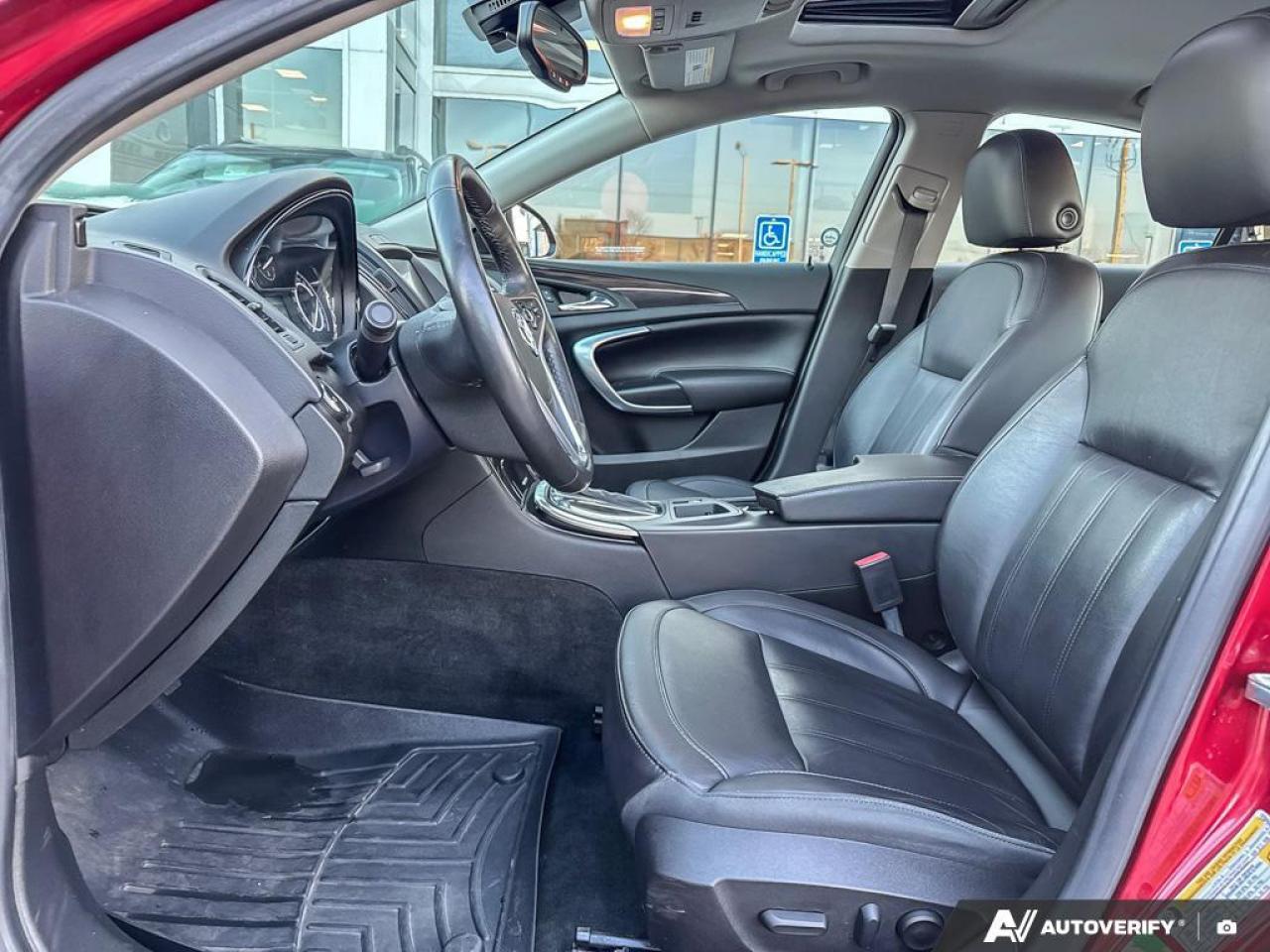 2014 Buick Regal Premium II AWD   ONE OWNER   LOW KM   SUNROOF Photo