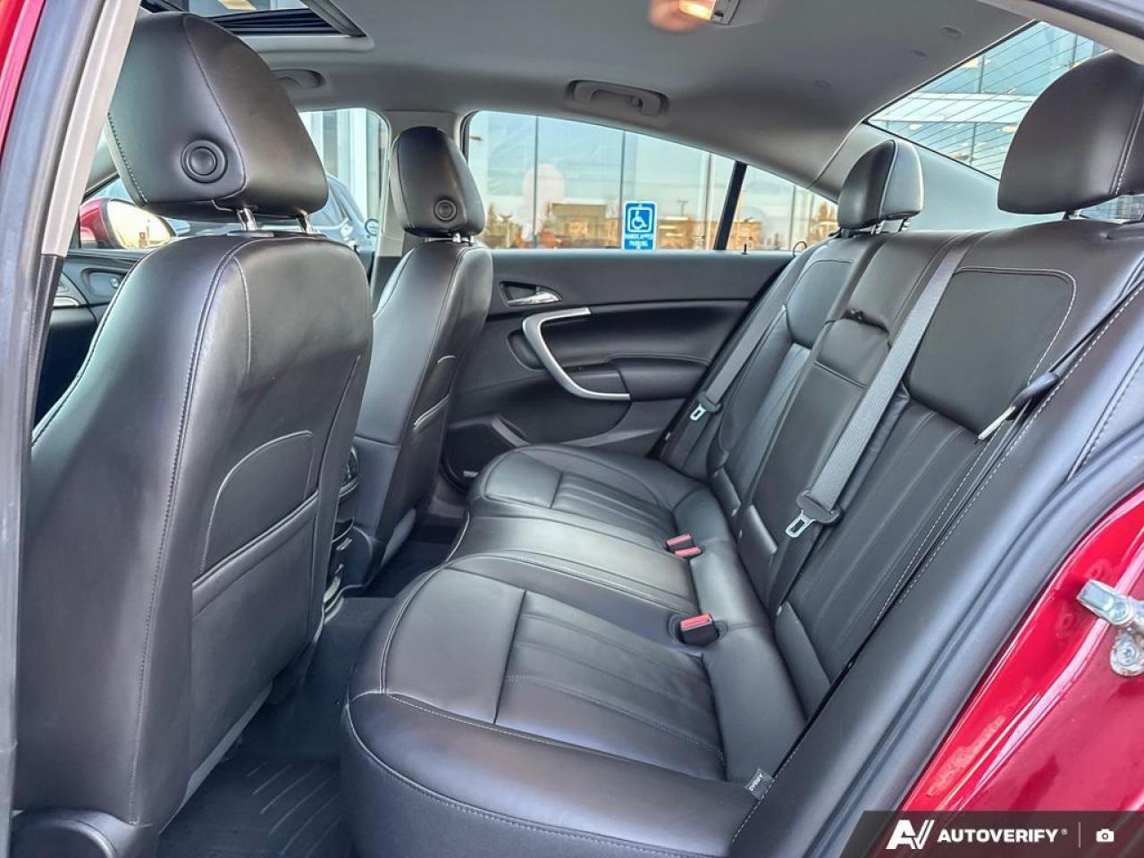 2014 Buick Regal Premium II AWD   ONE OWNER   LOW KM   SUNROOF Photo