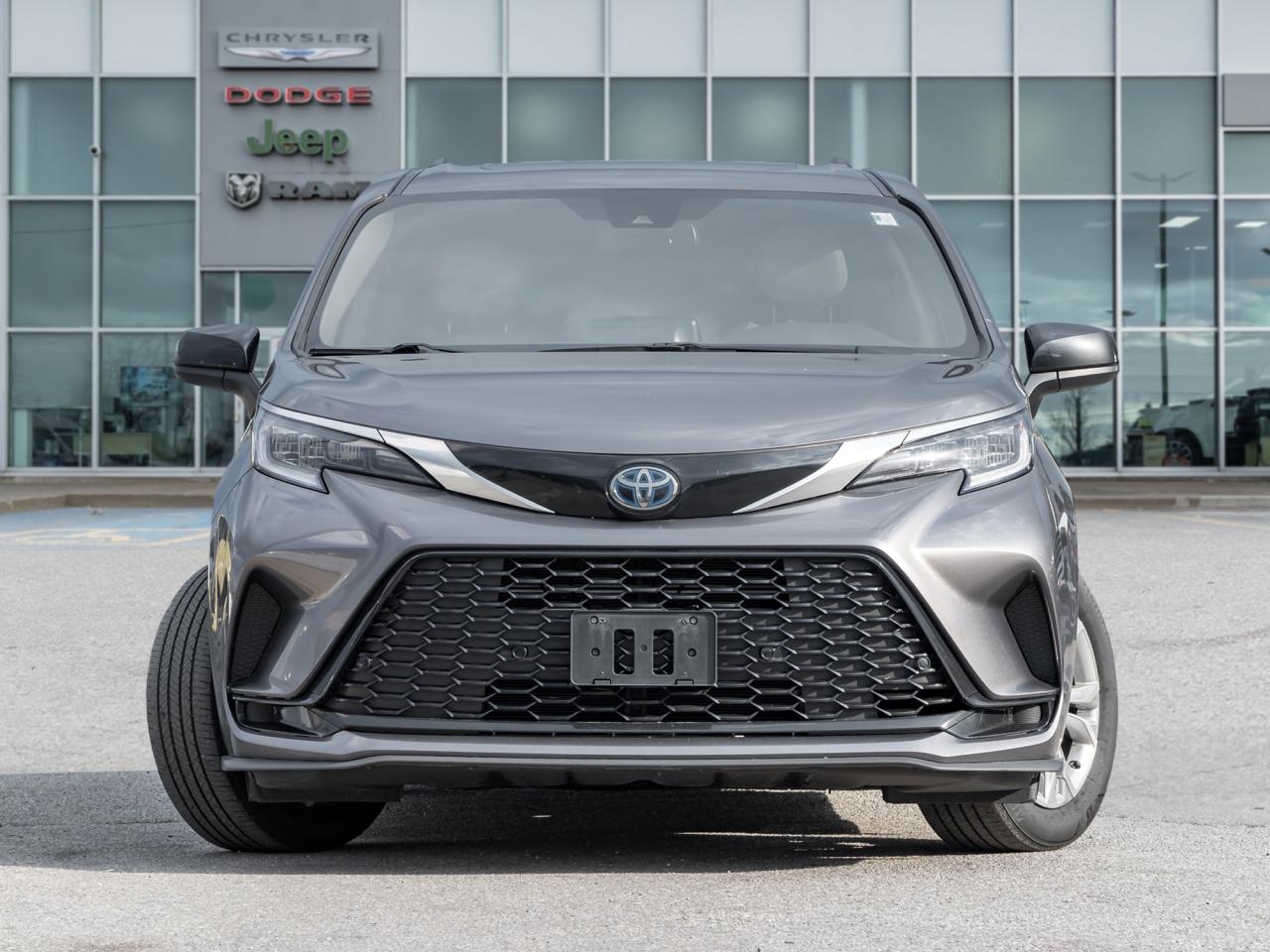 2022 Toyota Sienna XSE 7-Passenger AWD  NAVI  ROOF Photo