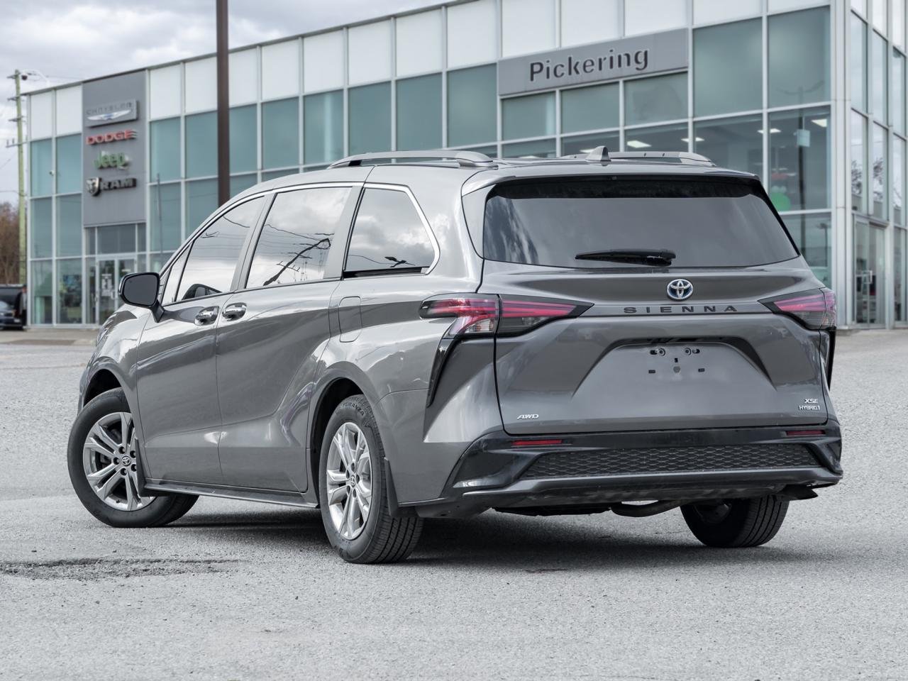 2022 Toyota Sienna XSE 7-Passenger AWD  NAVI  ROOF Photo