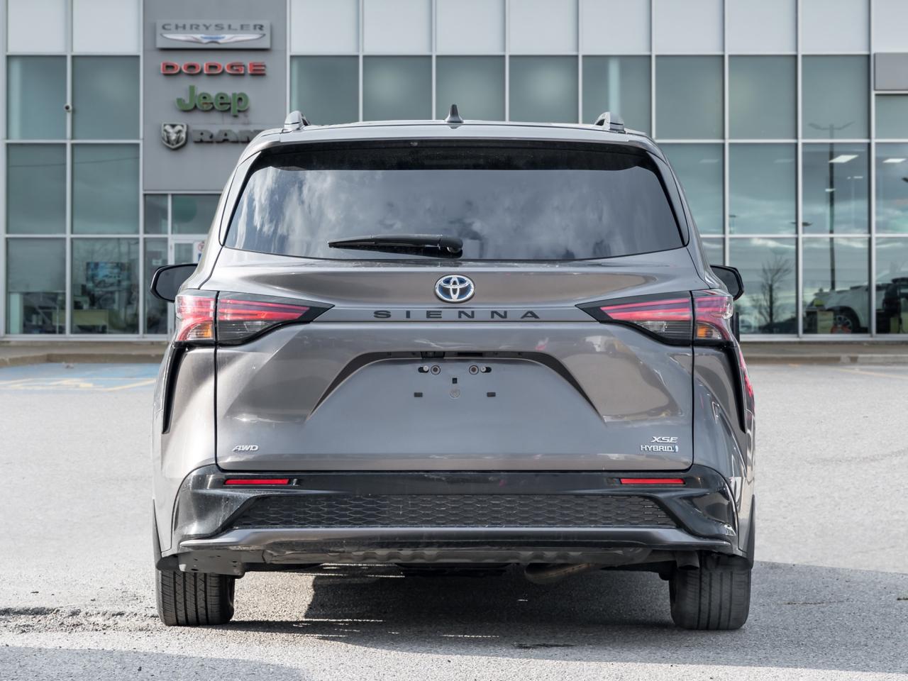 2022 Toyota Sienna XSE 7-Passenger AWD  NAVI  ROOF Photo