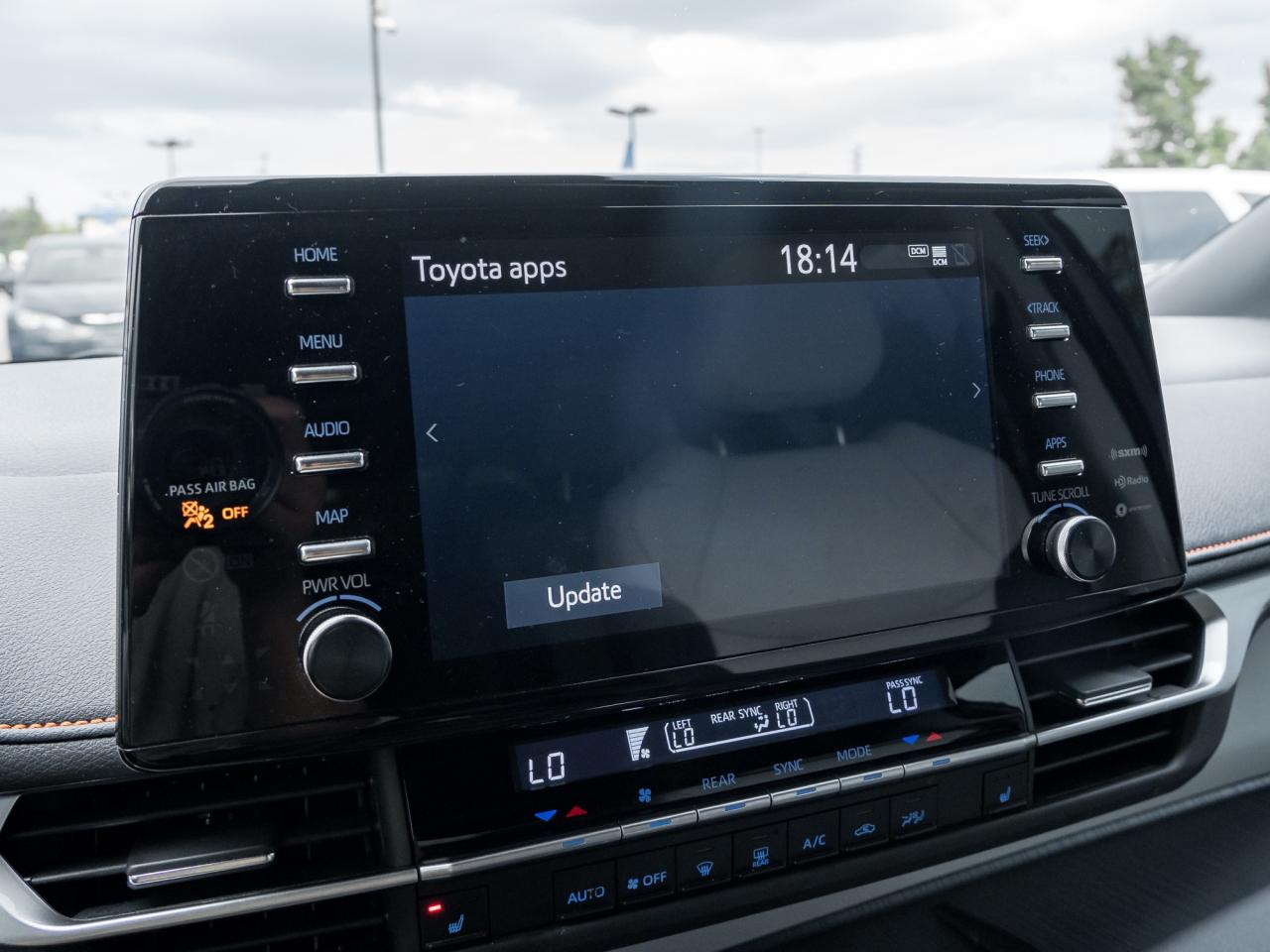 2022 Toyota Sienna XSE 7-Passenger AWD  NAVI  ROOF Photo