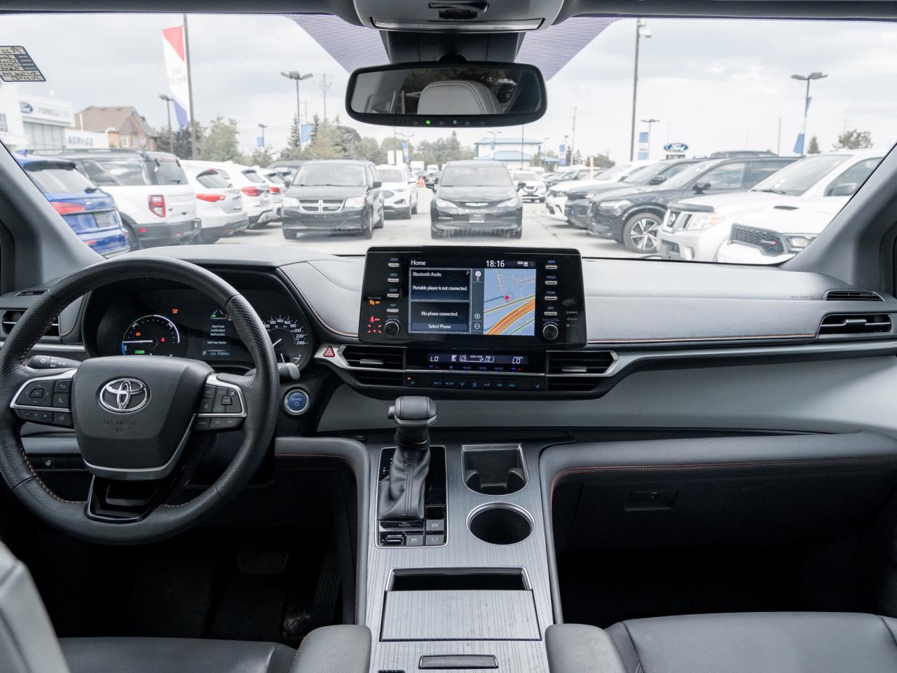 2022 Toyota Sienna XSE 7-Passenger AWD  NAVI  ROOF Photo