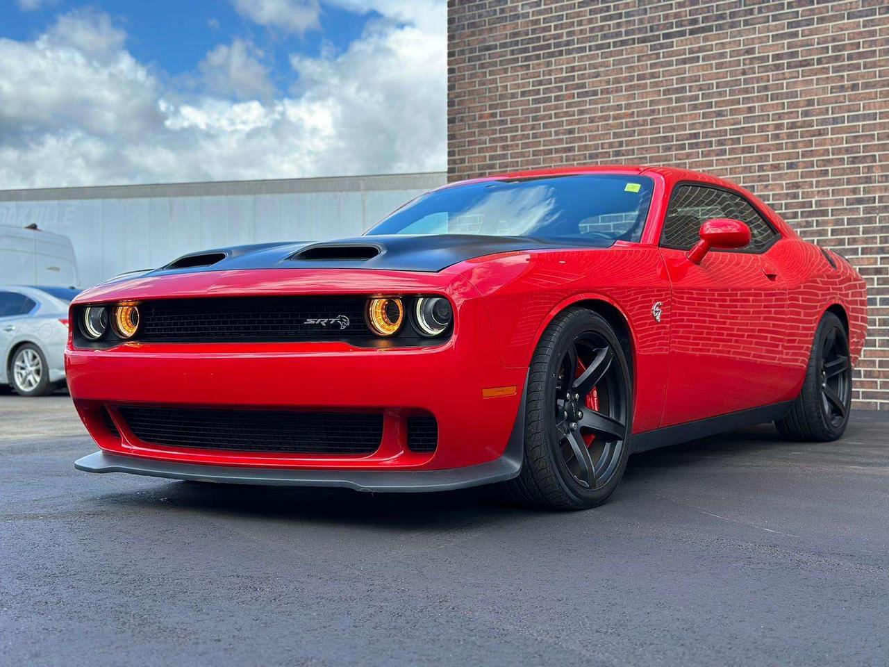 2019 Dodge Challenger SRT Hellcat,700HP, 6.2L ENGINE, ALLOYS Photo5