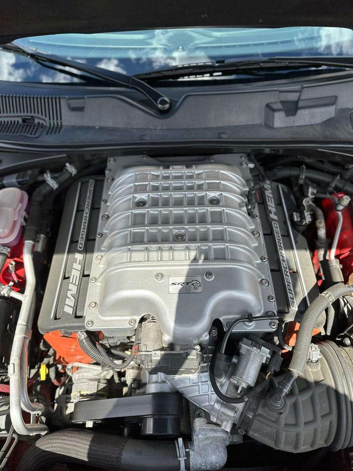 2019 Dodge Challenger SRT Hellcat,700HP, 6.2L ENGINE, ALLOYS Photo