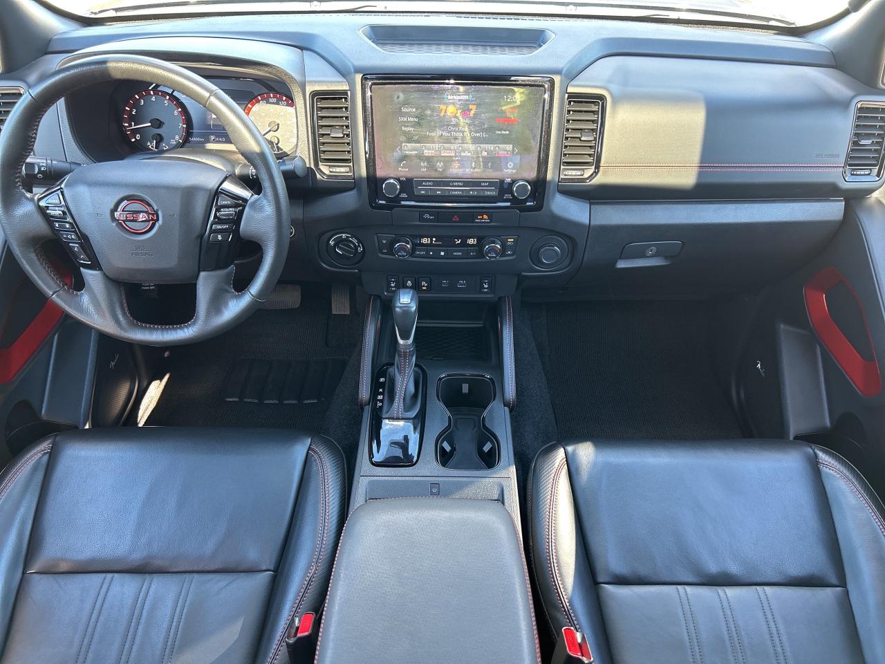 2023 Nissan Frontier PRO-4X FULLY LOADED!!! CALL NAPANEE 613-354-2100 Photo