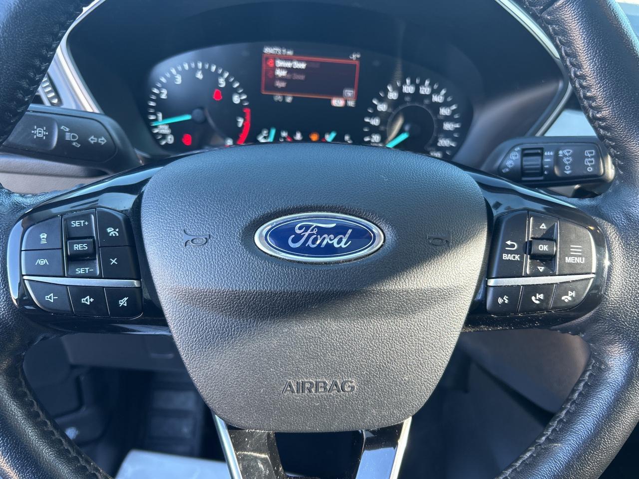 2021 Ford Escape SEL AWD/LEATHER/NAV/PANO SUNROOF CALL NAPANEE Photo