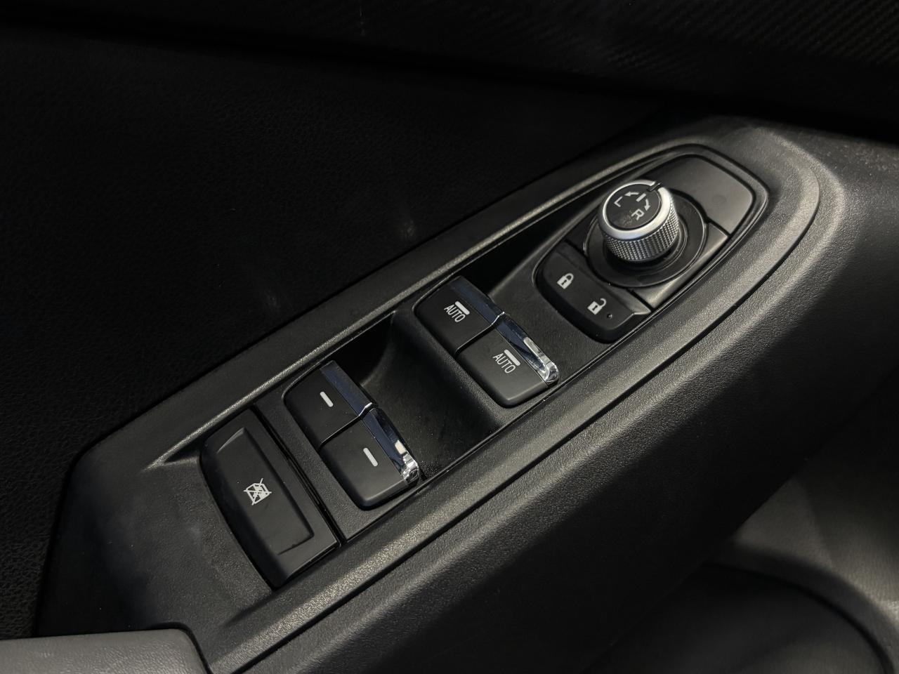 2025 Subaru Crosstrek LIMITED   DEALER DEMO   CLEAN CARFAX  NAVI SUNROOF Photo