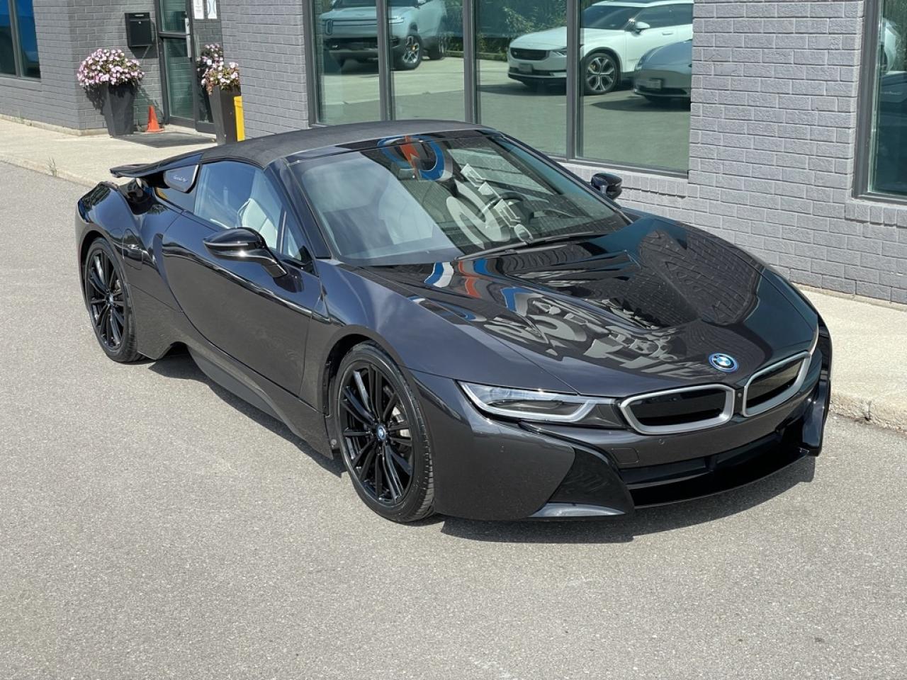 2019 BMW i8 ROADSTER ULTRA RARE, SUPER CLEAN! Brand new tires! Photo