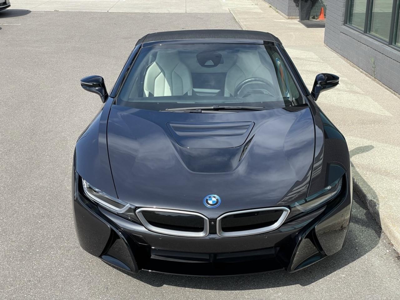 2019 BMW i8 ROADSTER ULTRA RARE, SUPER CLEAN! Brand new tires! Photo