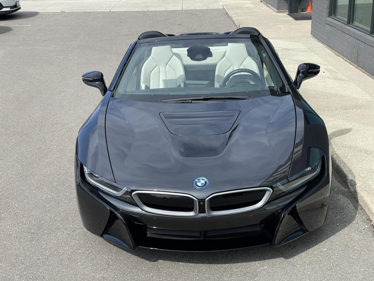 2019 BMW i8 ROADSTER ULTRA RARE, SUPER CLEAN! Brand new tires! Photo