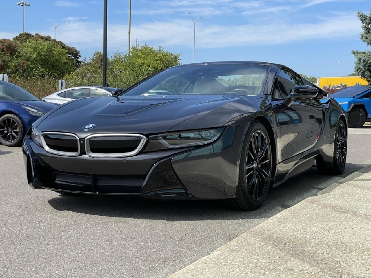 2019 BMW i8 ROADSTER ULTRA RARE, SUPER CLEAN! Brand new tires! Photo