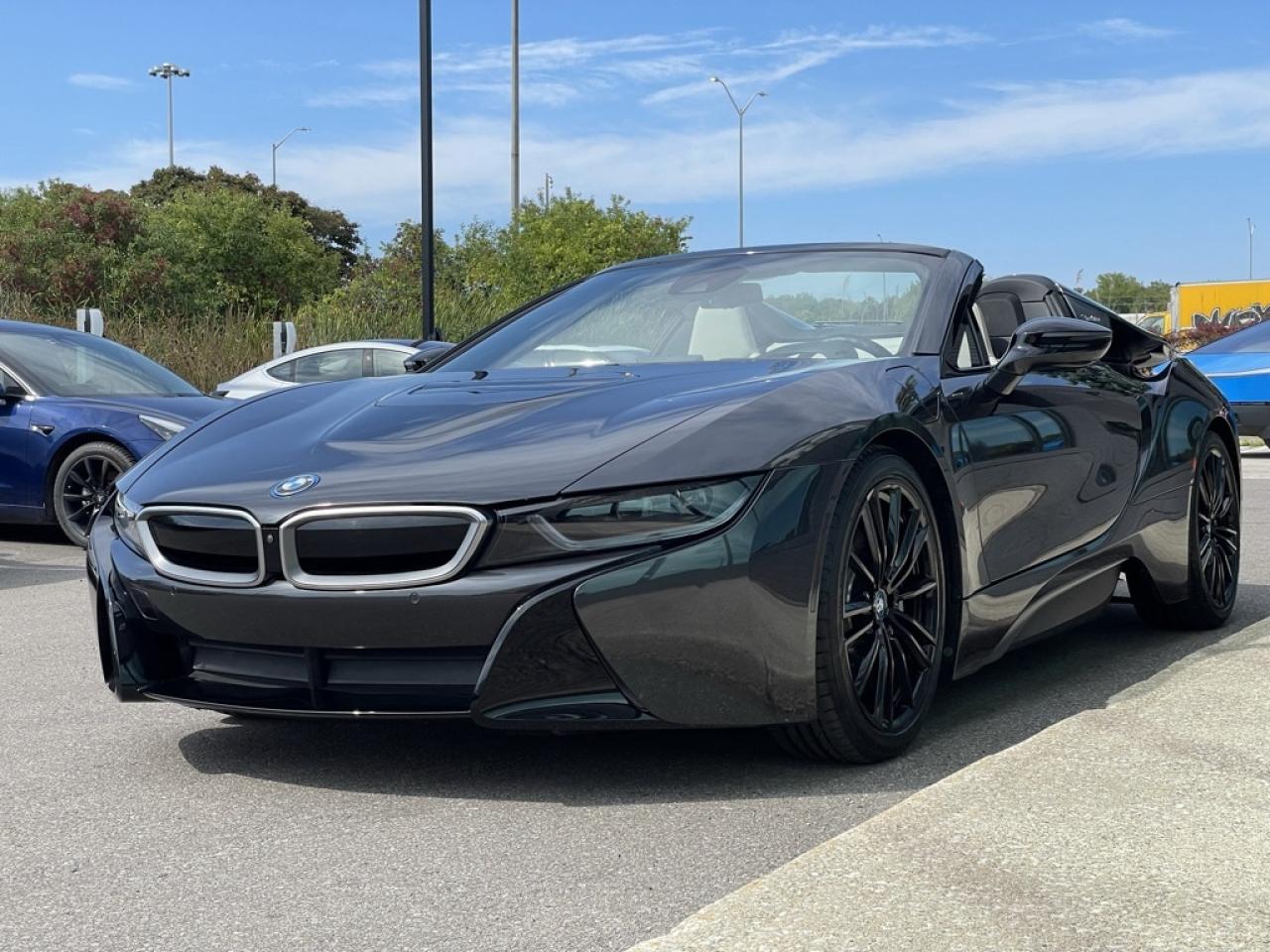 2019 BMW i8 ROADSTER ULTRA RARE, SUPER CLEAN! Brand new tires! Photo