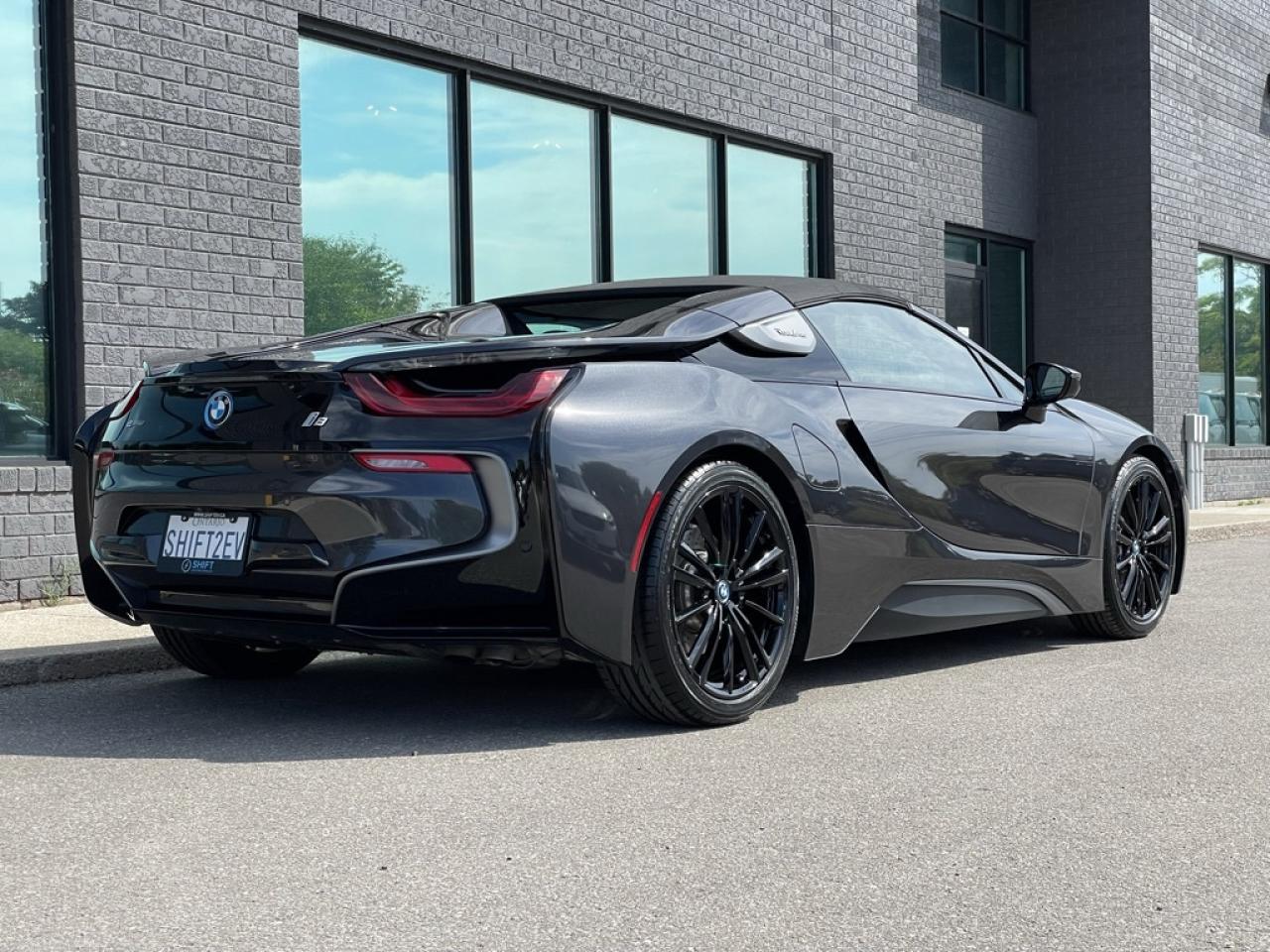 2019 BMW i8 ROADSTER ULTRA RARE, SUPER CLEAN! Brand new tires! Photo