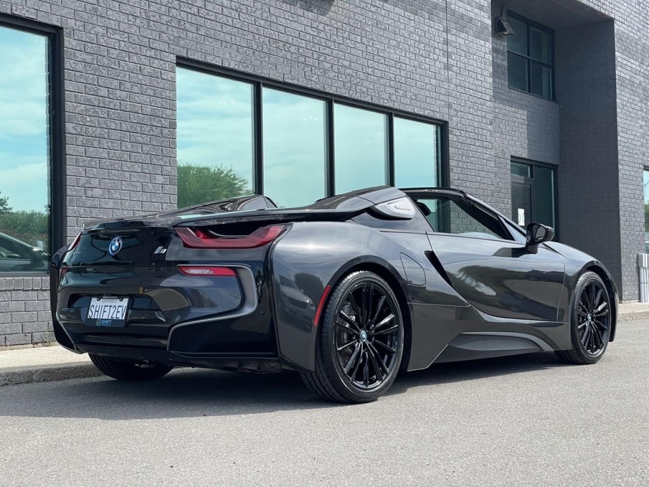 2019 BMW i8 ROADSTER ULTRA RARE, SUPER CLEAN! Brand new tires! Photo