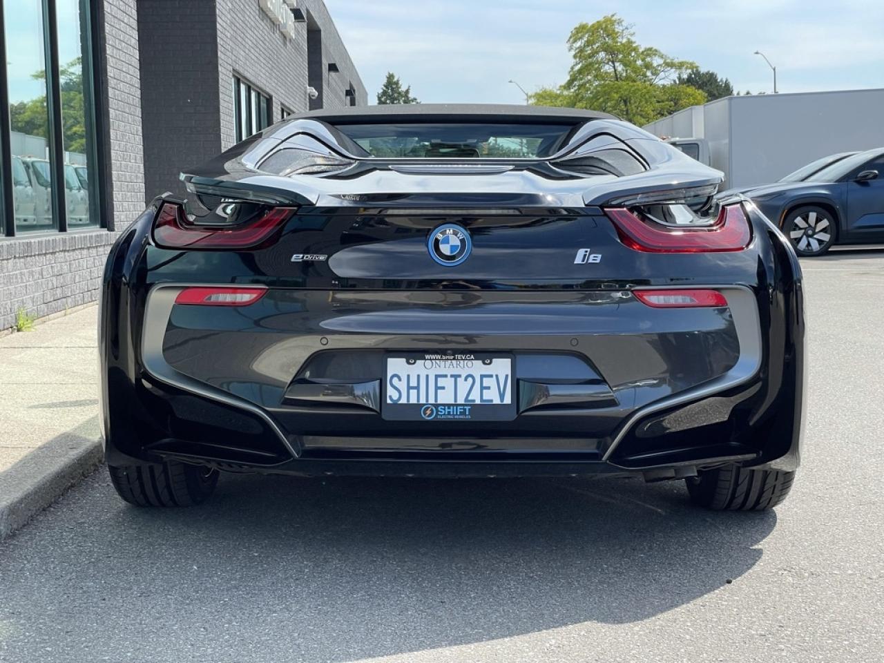 2019 BMW i8 ROADSTER ULTRA RARE, SUPER CLEAN! Brand new tires! Photo