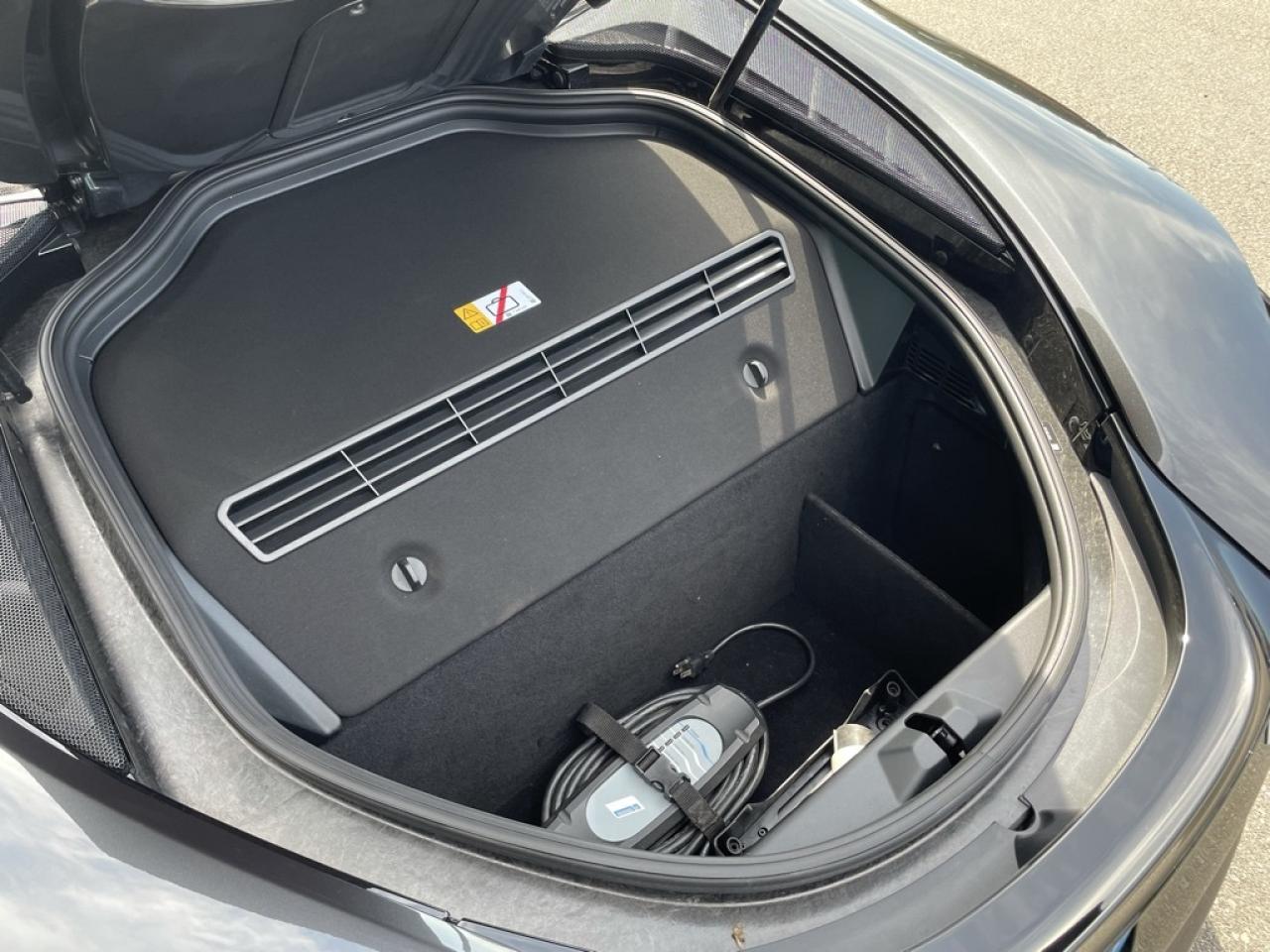 2019 BMW i8 ROADSTER ULTRA RARE, SUPER CLEAN! Brand new tires! Photo