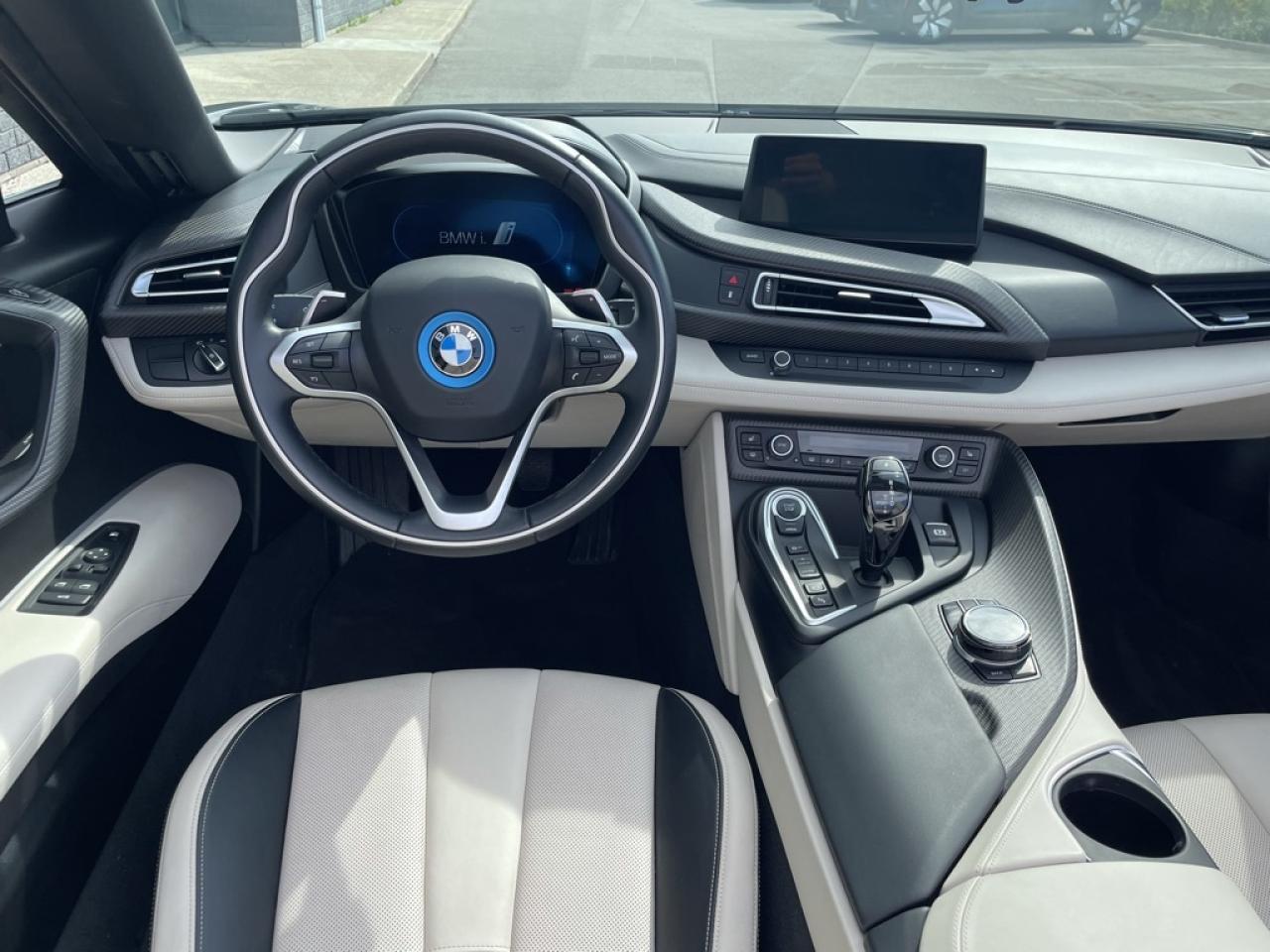 2019 BMW i8 ROADSTER ULTRA RARE, SUPER CLEAN! Brand new tires! Photo