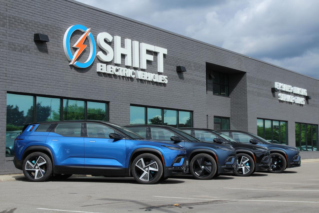 2019 BMW i8 ROADSTER ULTRA RARE, SUPER CLEAN! Brand new tires! Photo